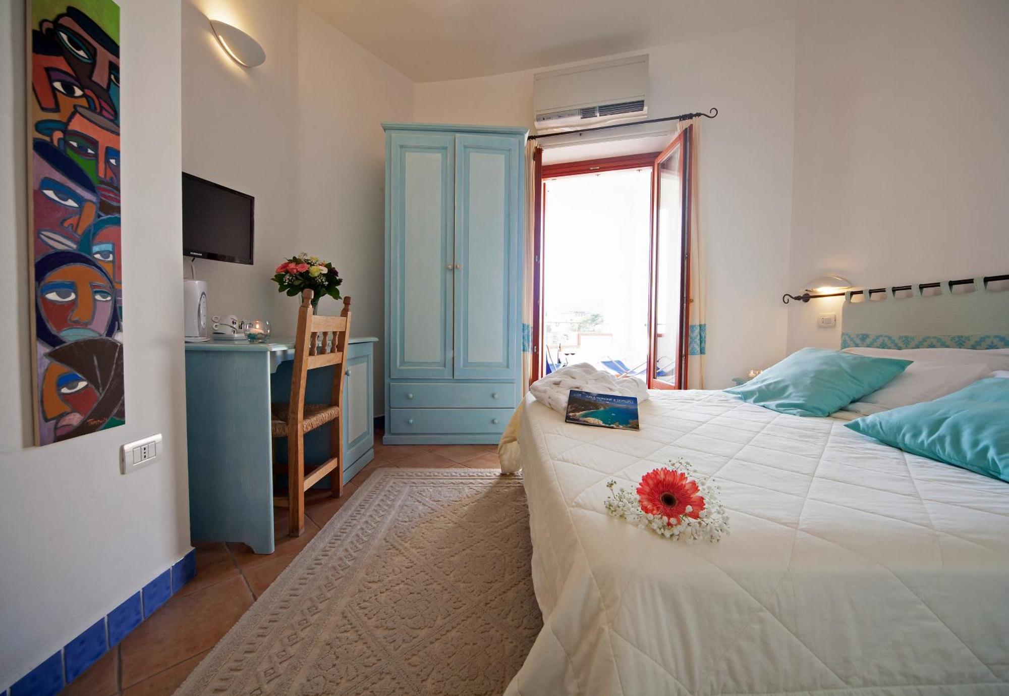Bue Marino Hotel & Roof Lounge Cala Gonone Exterior foto
