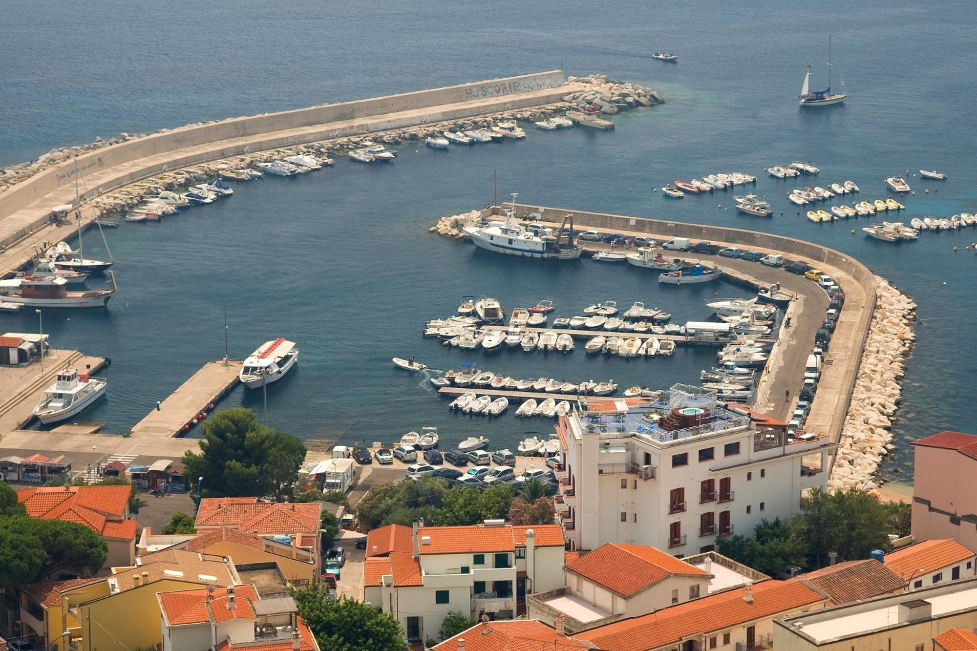 Bue Marino Hotel & Roof Lounge Cala Gonone Exterior foto