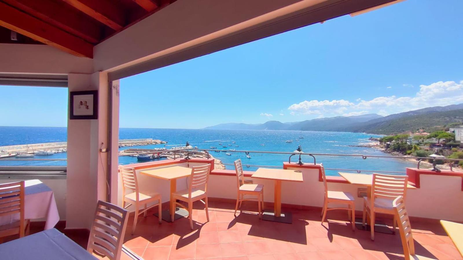 Bue Marino Hotel & Roof Lounge Cala Gonone Exterior foto